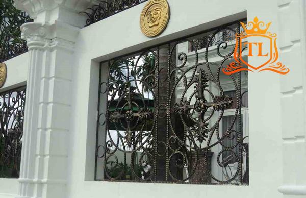 Hàng rào sắt nghệ thuật sắt mỹ thuật đẹp