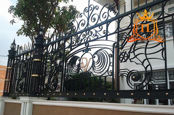 Hàng rào sắt nghệ thuật sắt mỹ thuật đẹp