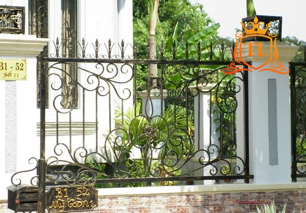 Hàng rào sắt nghệ thuật sắt mỹ thuật đẹp