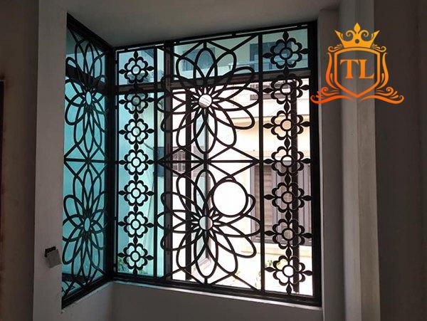 Mẫu hoa cửa sổ sắt nghệ thuật đẹp