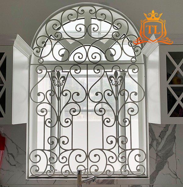 Mẫu cửa sổ hoa sắt nghệ thuật đẹp mới nhất